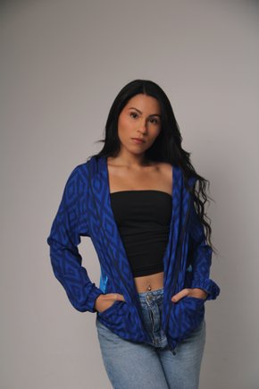 Jaqueta Corta Vento - Maxi Arara Fundo Azul
